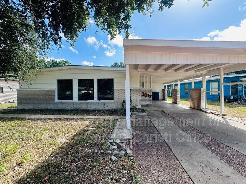 3817 Lamont St - Photo 2 of 6