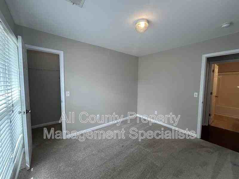 237 Windy Hollow Dr - Photo 4 of 11