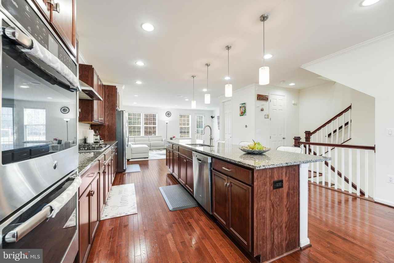 21523 Willow Breeze Sq - Photo 7 of 50