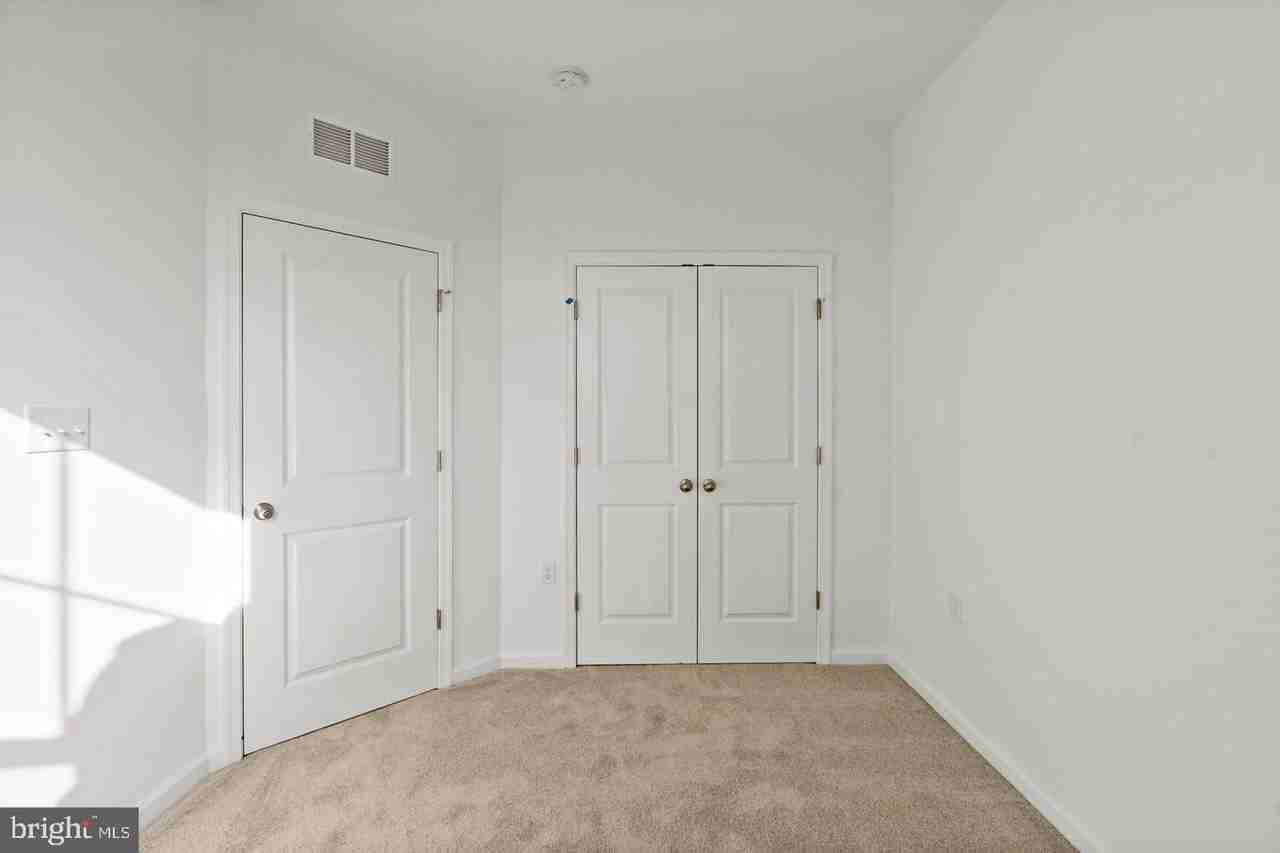 646 Hemsworth Ln - Photo 6 of 50