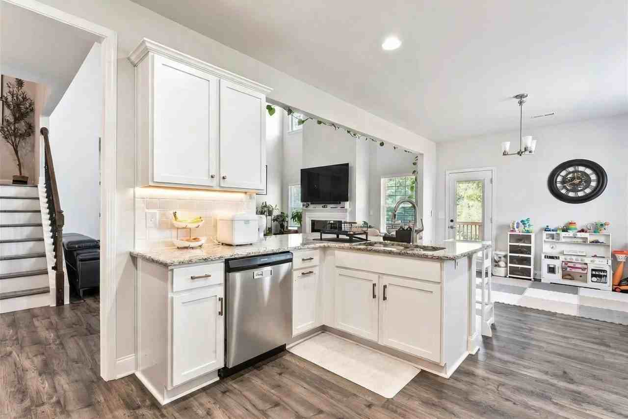 11732 Glenwood Dr #1 - Photo 7 of 12