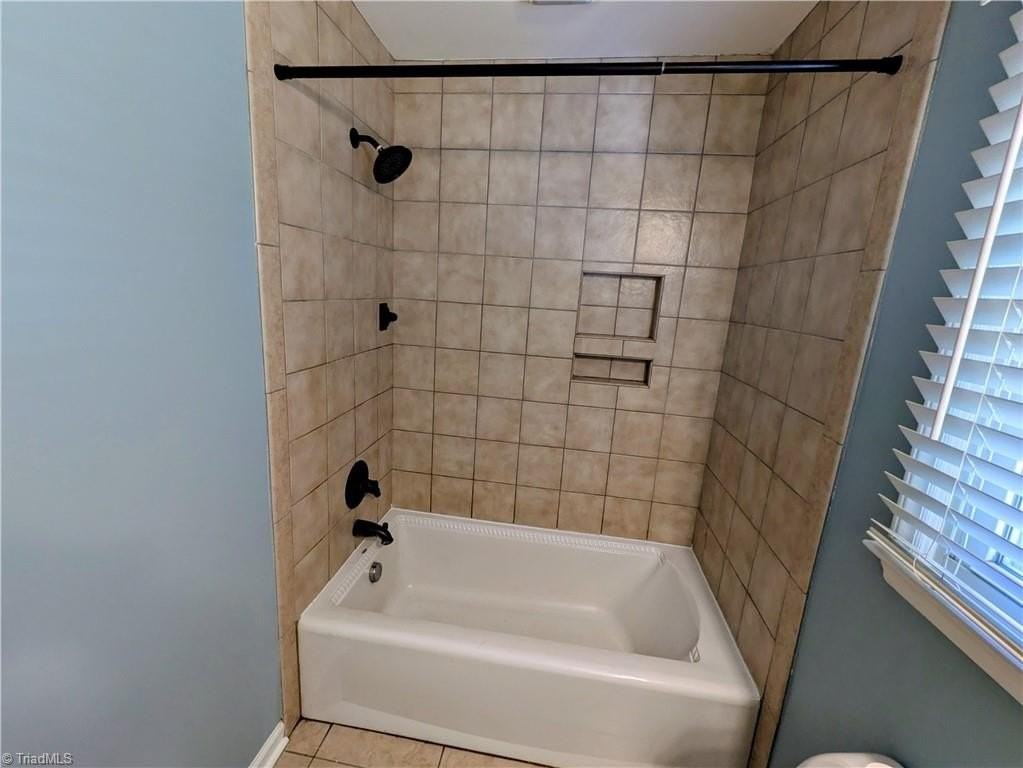 1004 Renee Dr - Photo 7 of 26