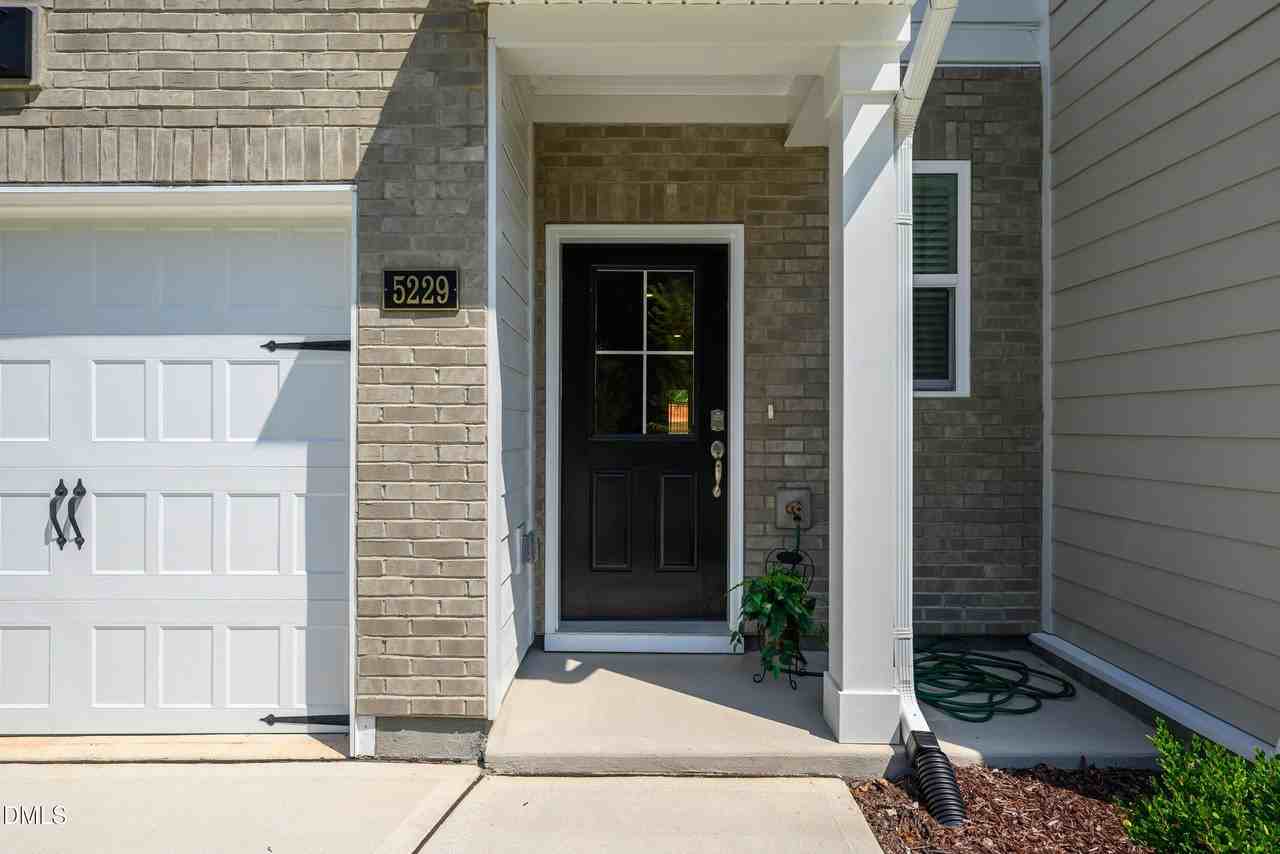 5229 Red Crimson Dr - Photo 3 of 26