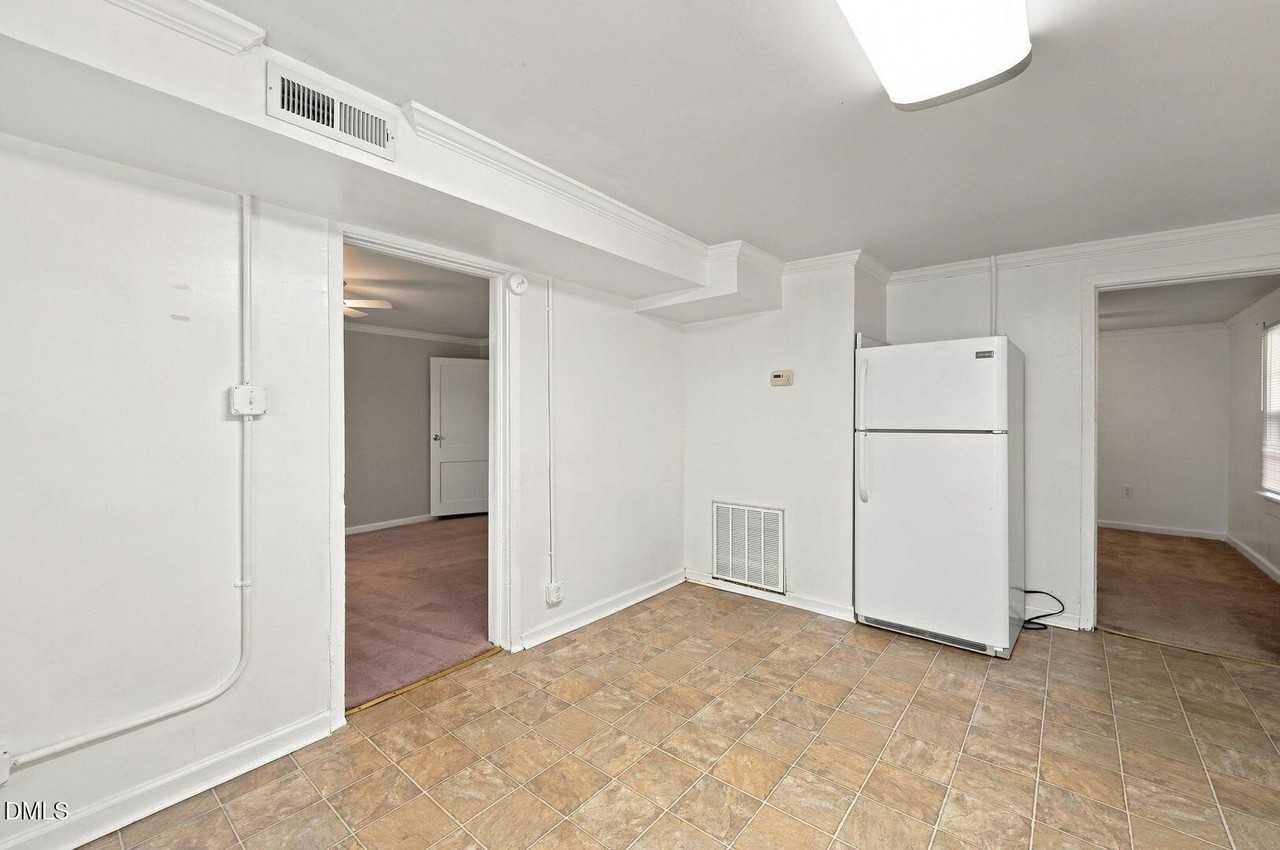 101 E Woodall St #D - Photo 5 of 29