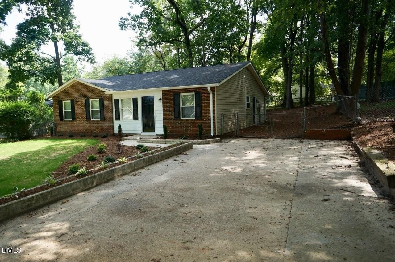 1208 Seabrook Rd - Photo 2 of 15