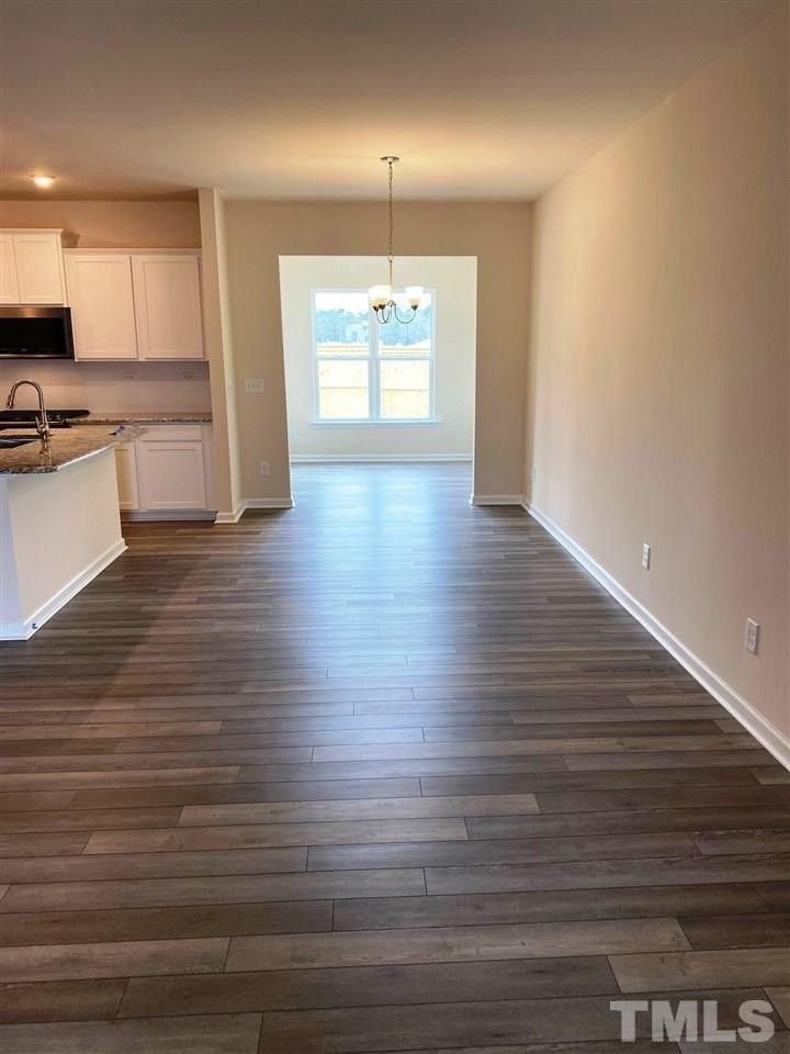 405 Vassar Dr - Photo 5 of 24