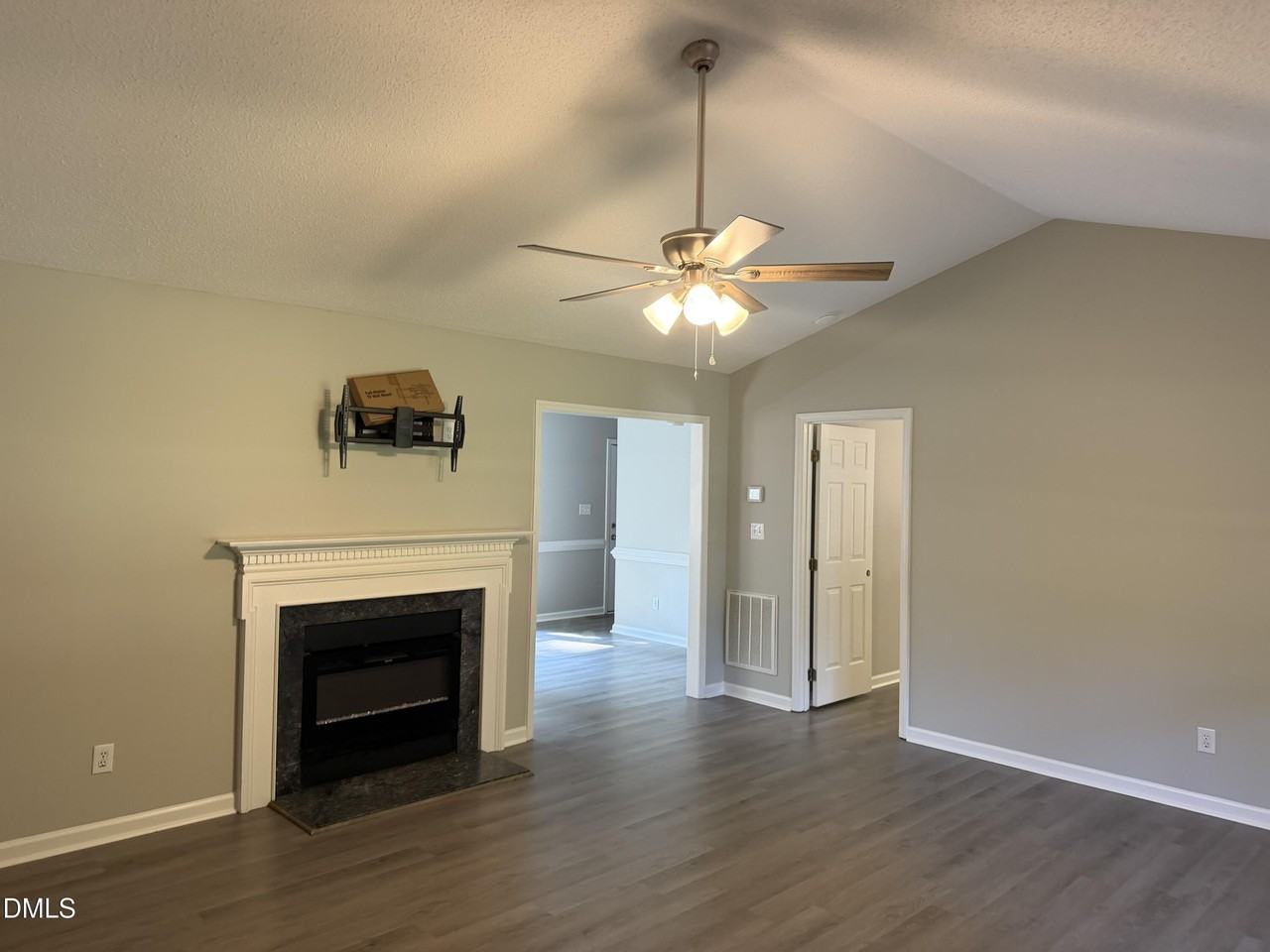 7612 Wheatland Dr - Photo 5 of 22