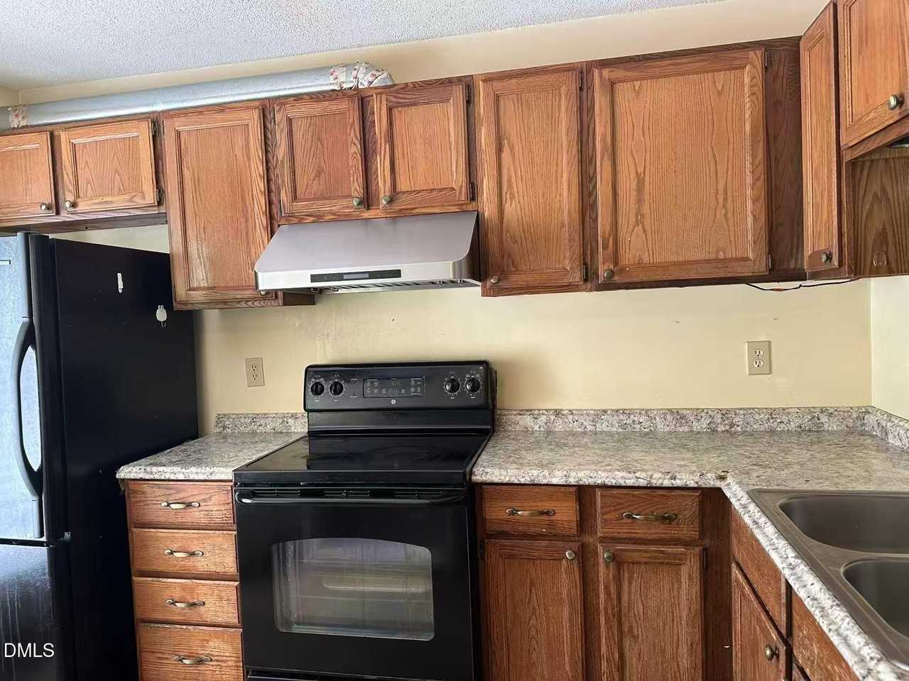 224 Saint Andrews Ln - Photo 3 of 7
