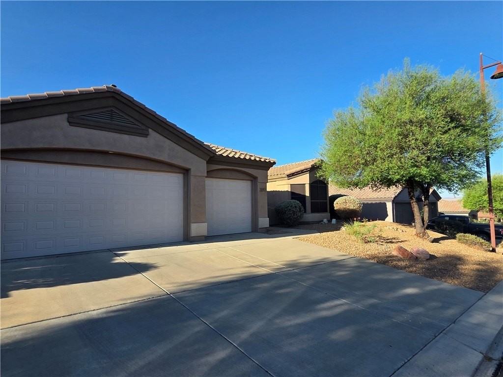 2842 Fort Silver Dr - Photo 3 of 43