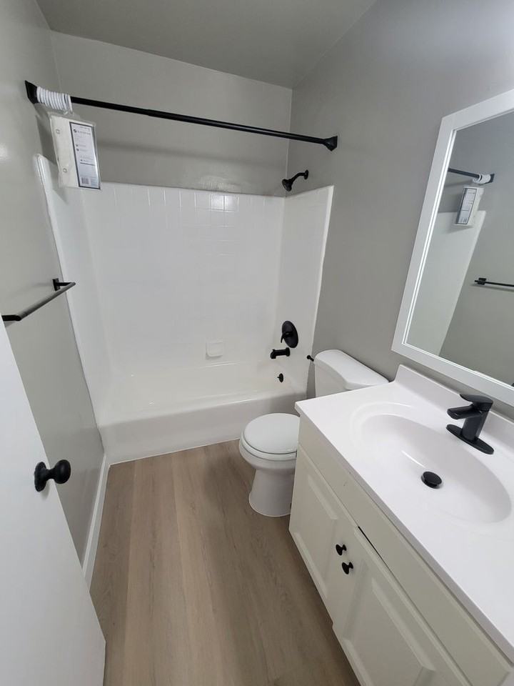 4066 Coco Ave Properties LLC - Photo 6 of 27