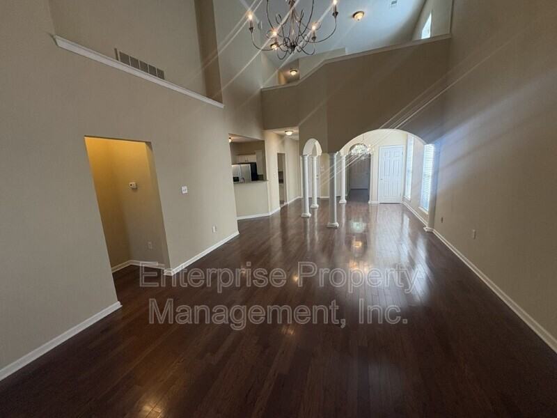 7476 Bakers Glenn Ln - Photo 6 of 27
