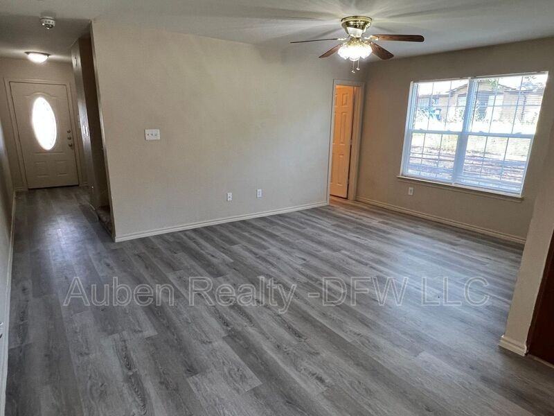 931 Parkplace Rdg - Photo 4 of 27
