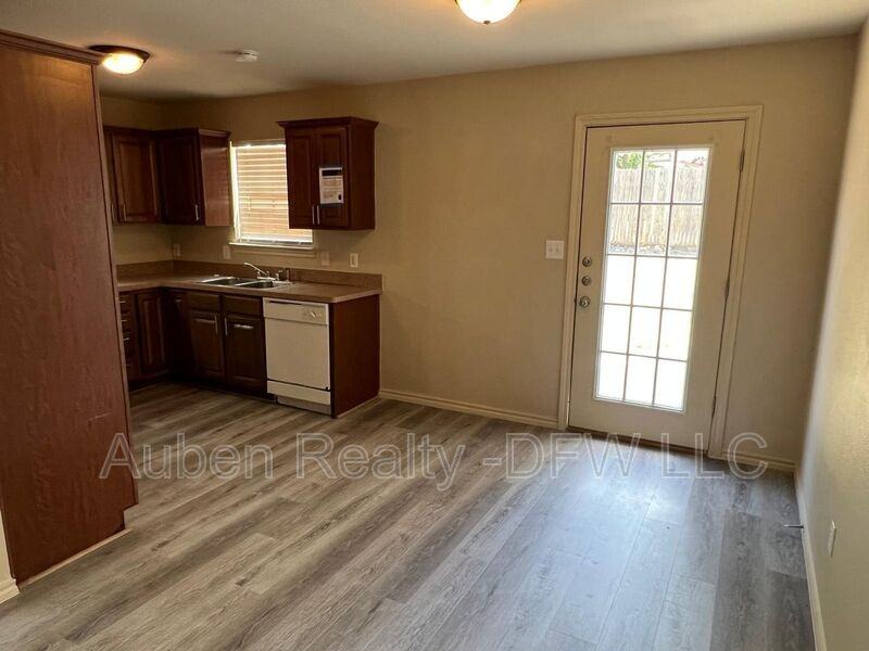 931 Parkplace Rdg - Photo 6 of 27