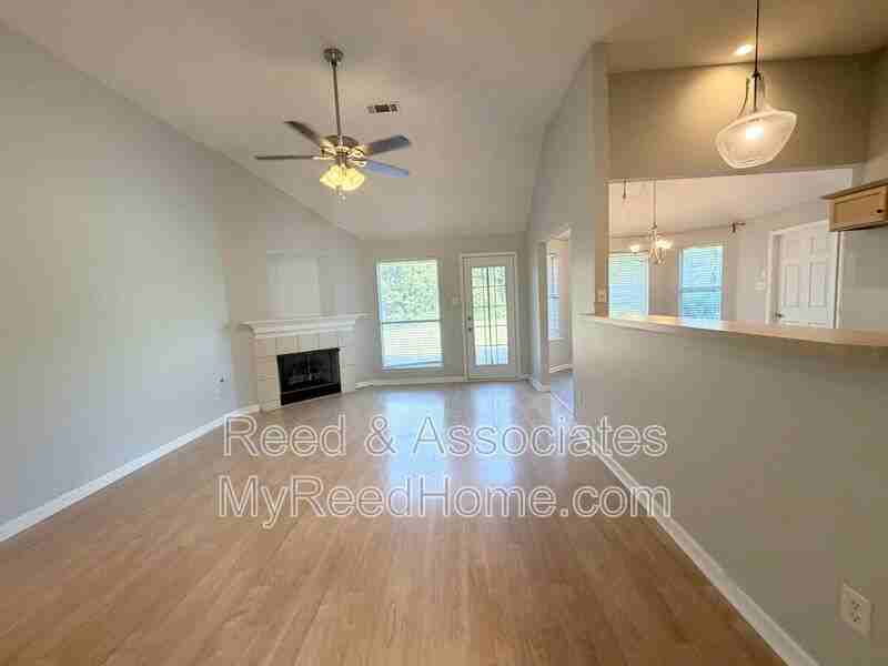 130 Oaks Edge - Photo 3 of 15