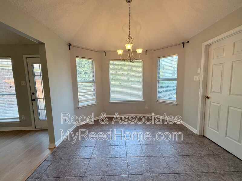 130 Oaks Edge - Photo 5 of 15