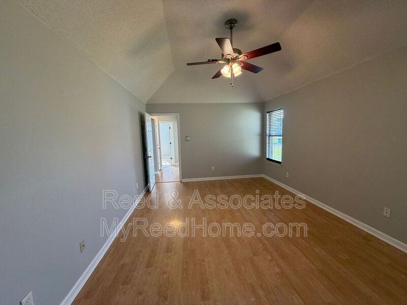 130 Oaks Edge - Photo 6 of 15