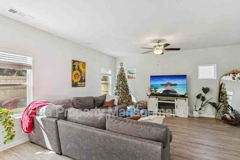 566 Skye Dr - Photo 6 of 20