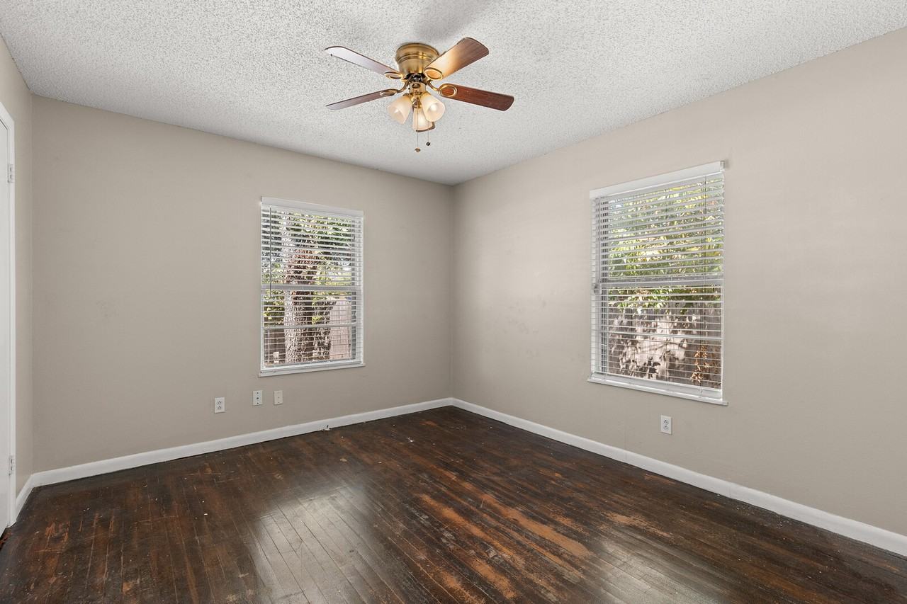 3817 Parkwood St #A - Photo 5 of 9