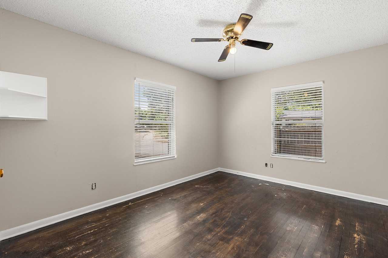 3817 Parkwood St #A - Photo 7 of 9
