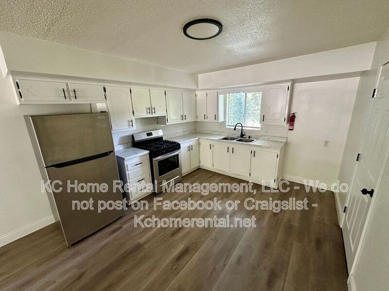 1705 N 76th Ter - Photo 6 of 17