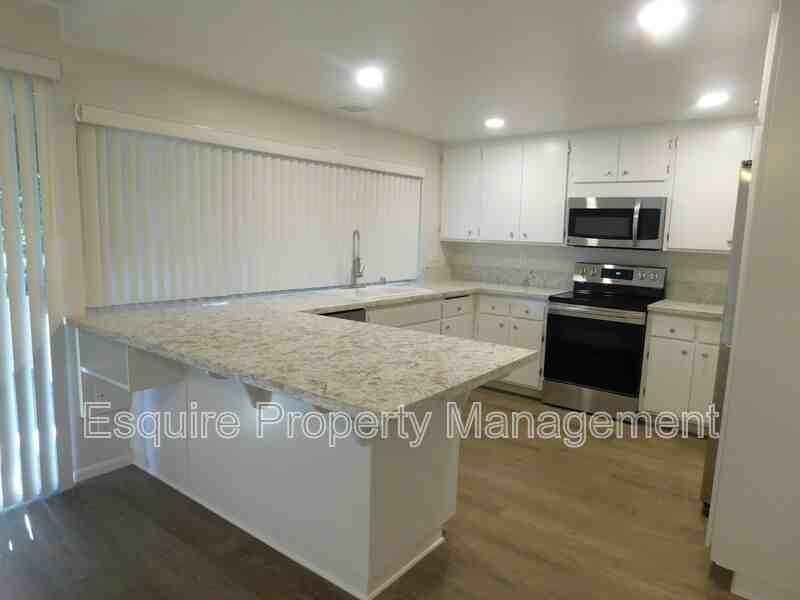 1521 Patricia St - Photo 6 of 20