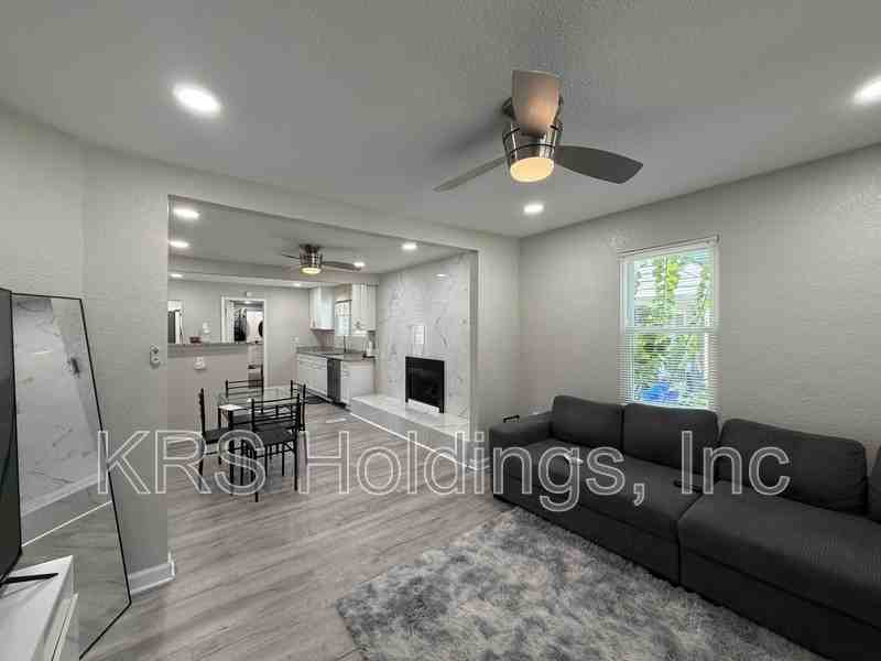 1709 Freeney Ave - Photo 2 of 11
