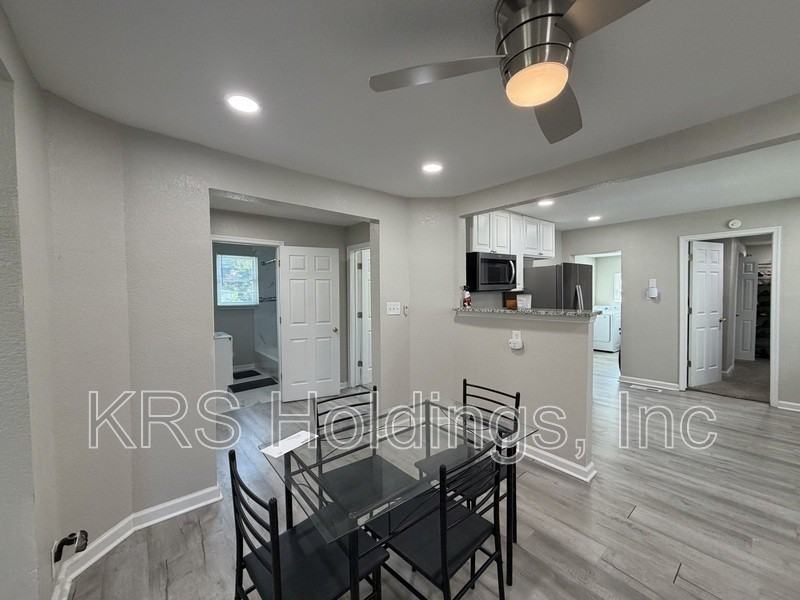 1709 Freeney Ave - Photo 3 of 11