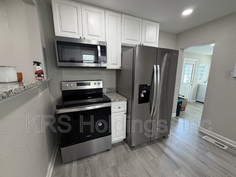 1709 Freeney Ave - Photo 5 of 11