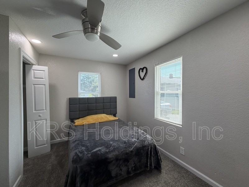 1709 Freeney Ave - Photo 6 of 11