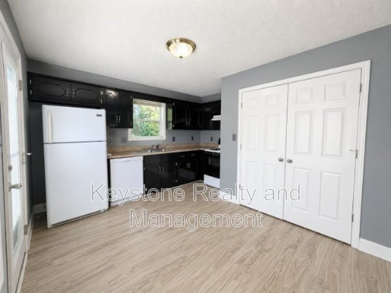 1909 Timberline Cir - Photo 3 of 11