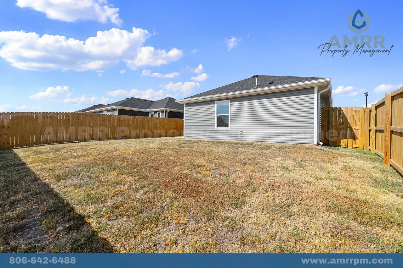 300 Golden Field Rd - Photo 7 of 28