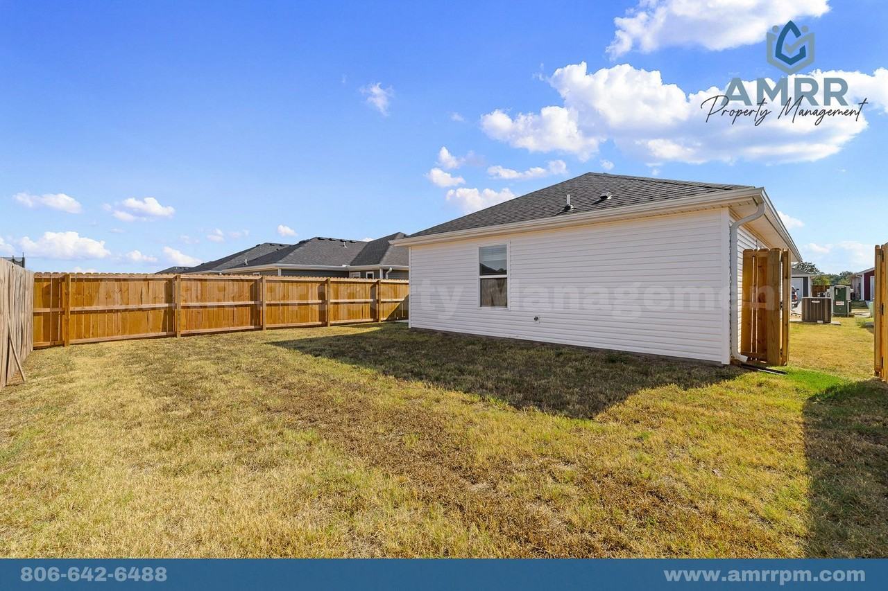 221 Golden Field Rd - Photo 5 of 24