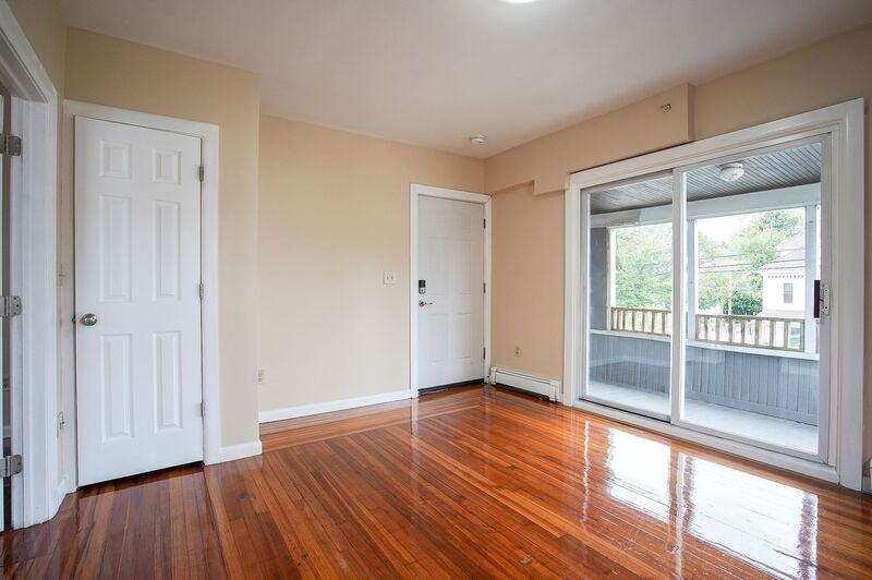 143 Skeele St #2L - Photo 3 of 14