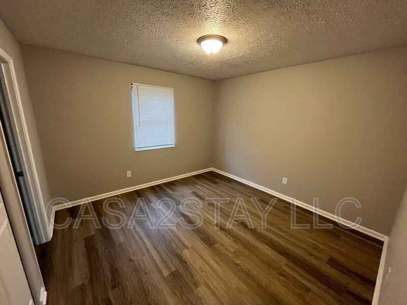 668 Knox Blvd #3 - Photo 4 of 5