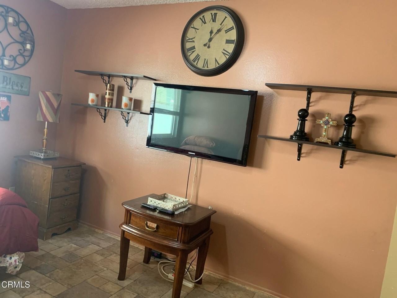 931 Devilfish Dr - Photo 2 of 7