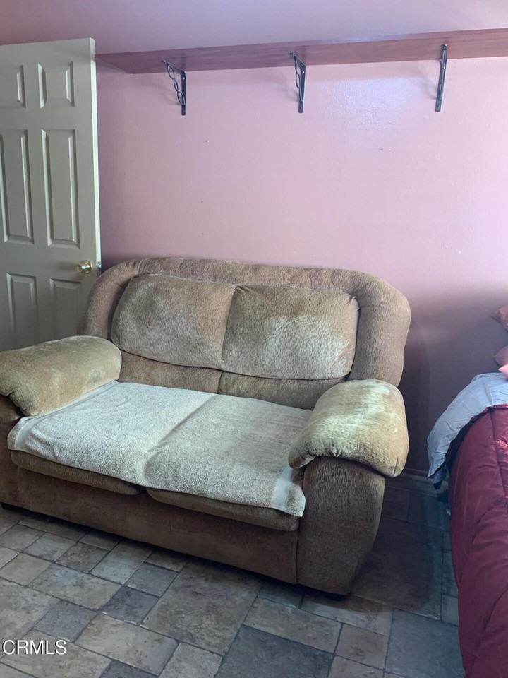 931 Devilfish Dr - Photo 4 of 7