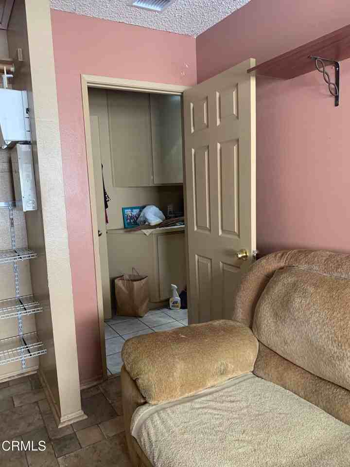 931 Devilfish Dr - Photo 5 of 7