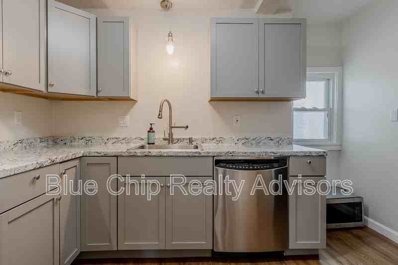 6 Foster Ct #6 - Photo 5 of 14