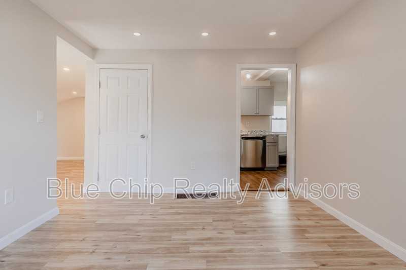 6 Foster Ct #6 - Photo 6 of 14