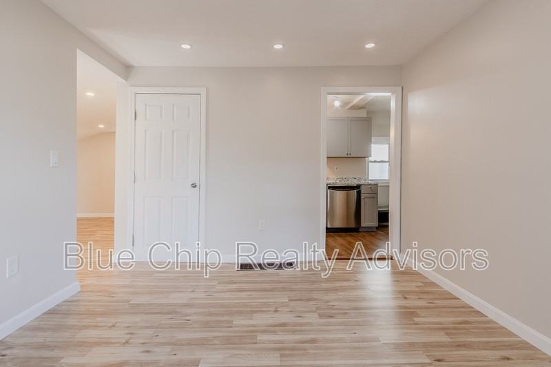 6 Foster Ct #6 - Photo 7 of 14