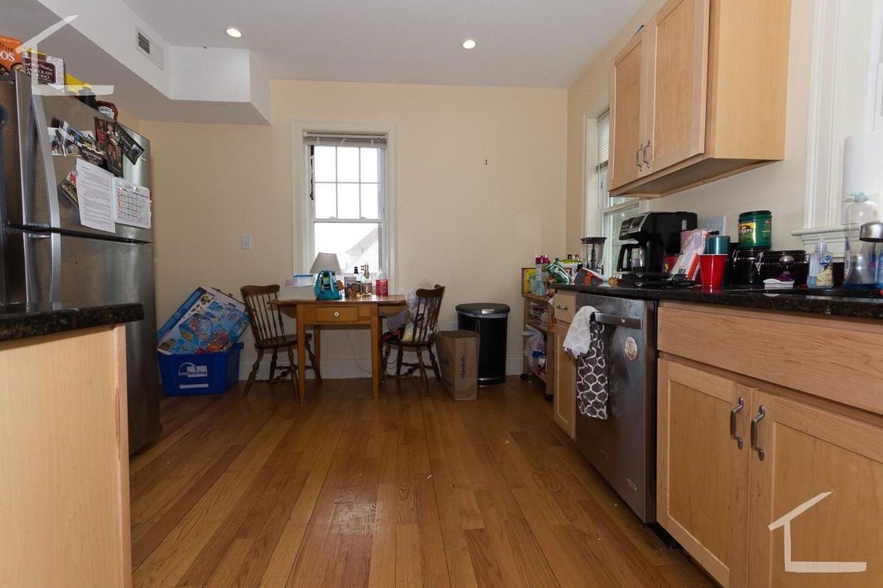 2 Brooks St - Photo 6 of 10