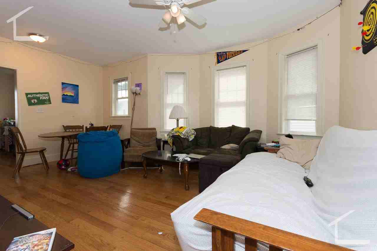 2 Brooks St - Photo 7 of 10