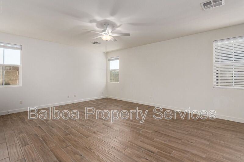 5528 S Dillon - Photo 4 of 50