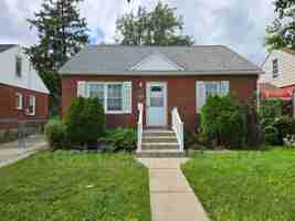 featured image of 310 Claremont Ave