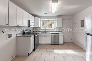 1052 S Virginia Cir - Photo 1 of 1