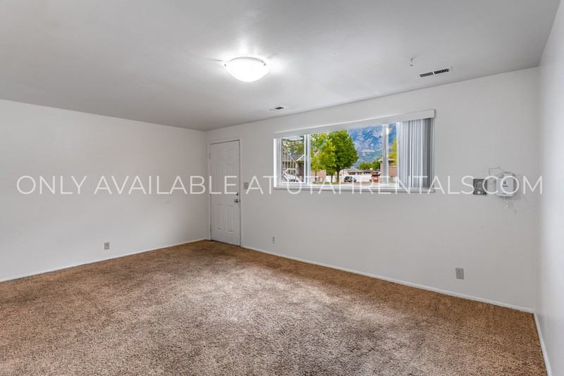 1052 S Virginia Cir - Photo 6 of 16