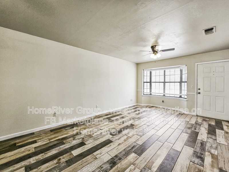 305 Vivian Dr - Photo 3 of 22