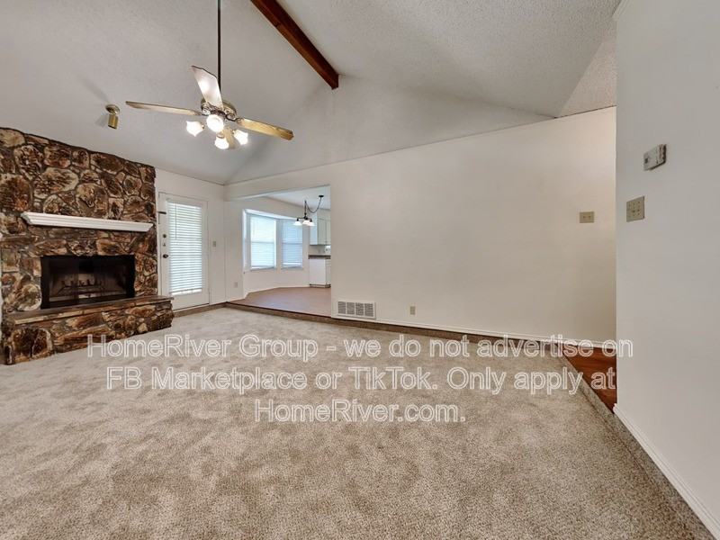 816 Castleview Dr - Photo 4 of 25