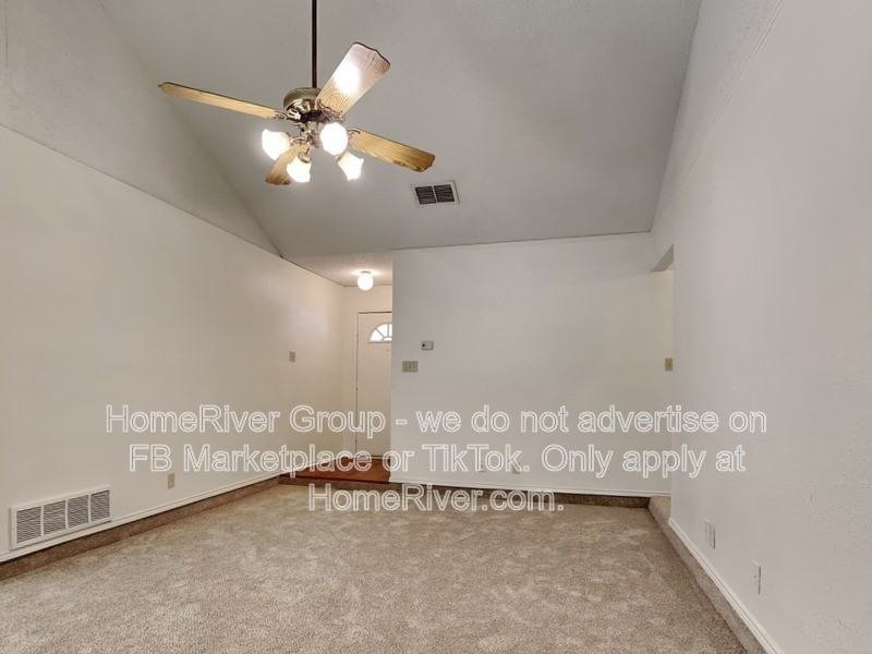 816 Castleview Dr - Photo 5 of 25