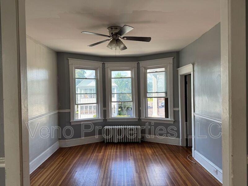 13 Southern Blvd #2 - Photo 3 of 8